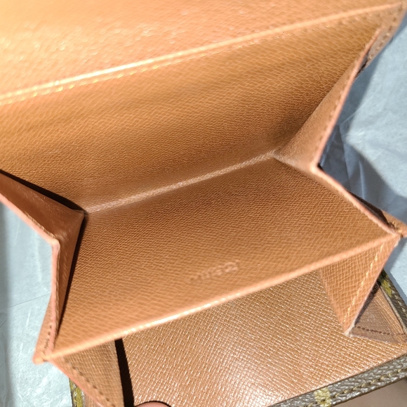 Louis Vuitton Wallet - Picture 8 of 9